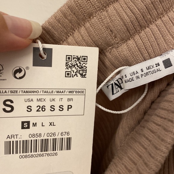 Zara skirt - Picture 3 of 4